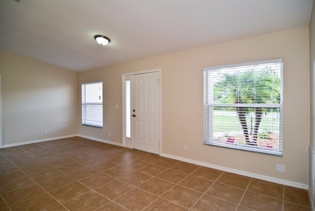 Foto del edificio - 1755 SW Import Dr