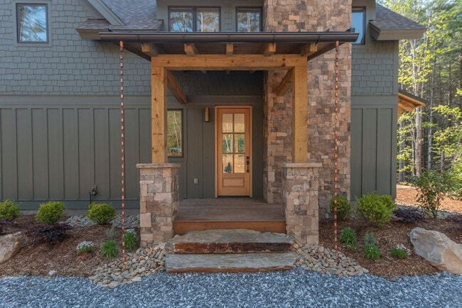 Building Photo - Stunning House w/ Amenities to Camp Lake J...