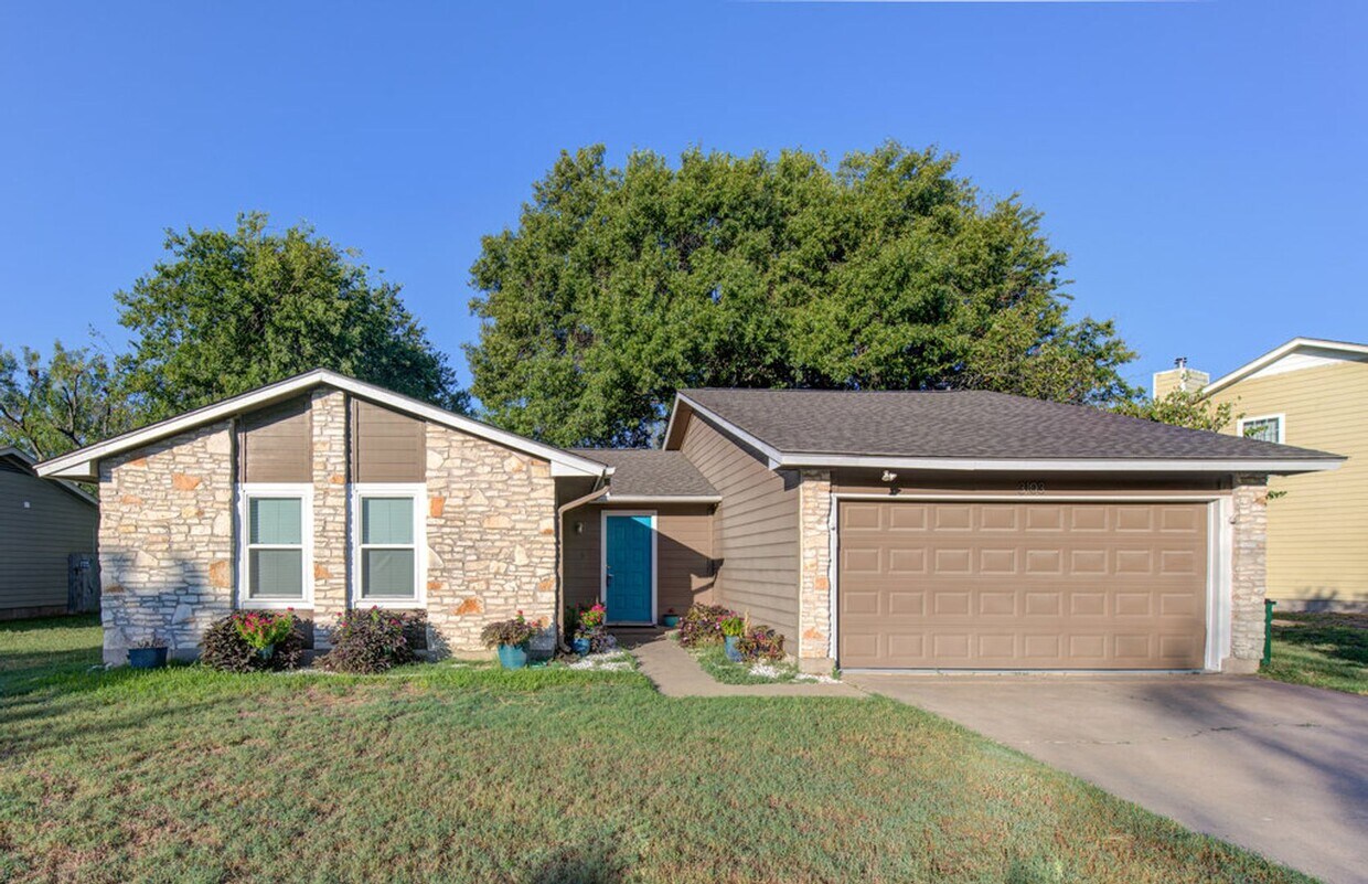 Foto principal - Recently renovated, move-in ready 3/2 home...