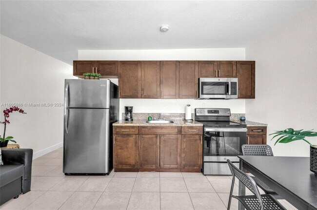 Foto del edificio - 1825 SW 4th St
