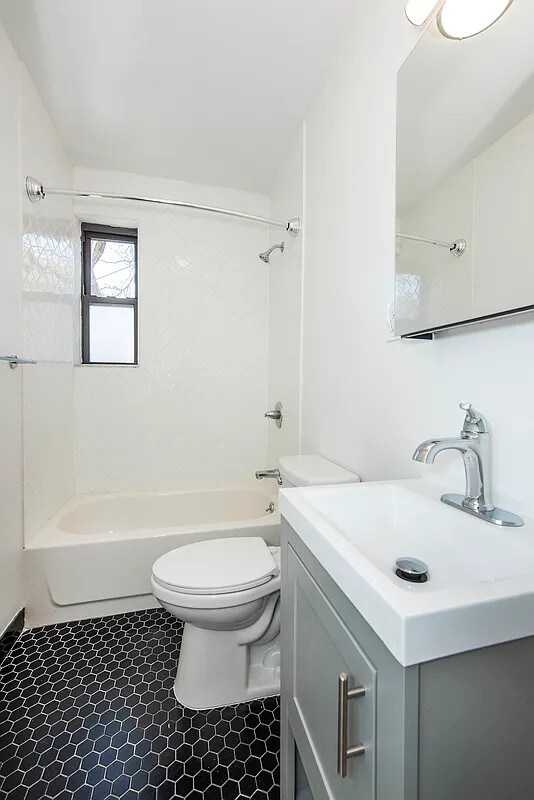 Foto del edificio - 679 Grandview Ave
