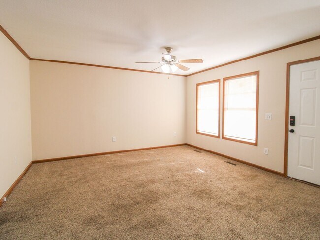 Foto del edificio - 130 Meadows Ln