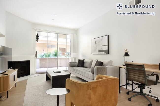 Building Photo - 2225 S Beverly Glen Blvd