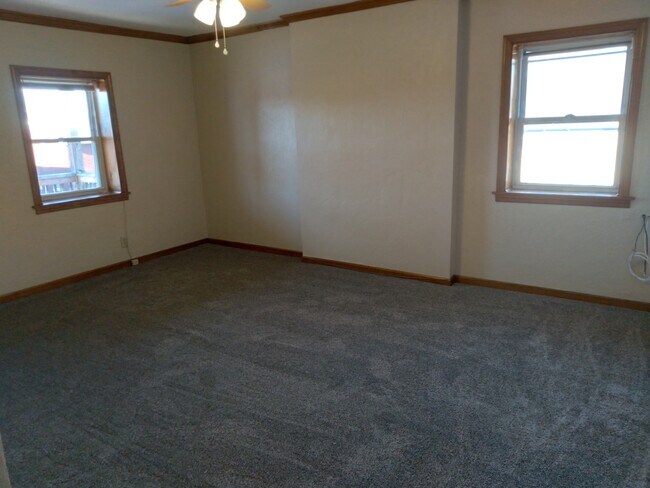 Building Photo - 439 Union Ave
