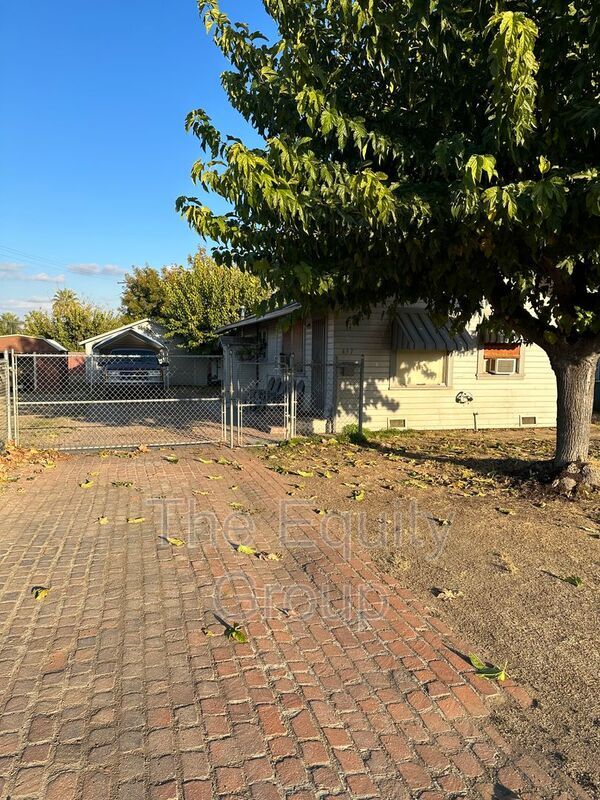 Building Photo - 457 N F St