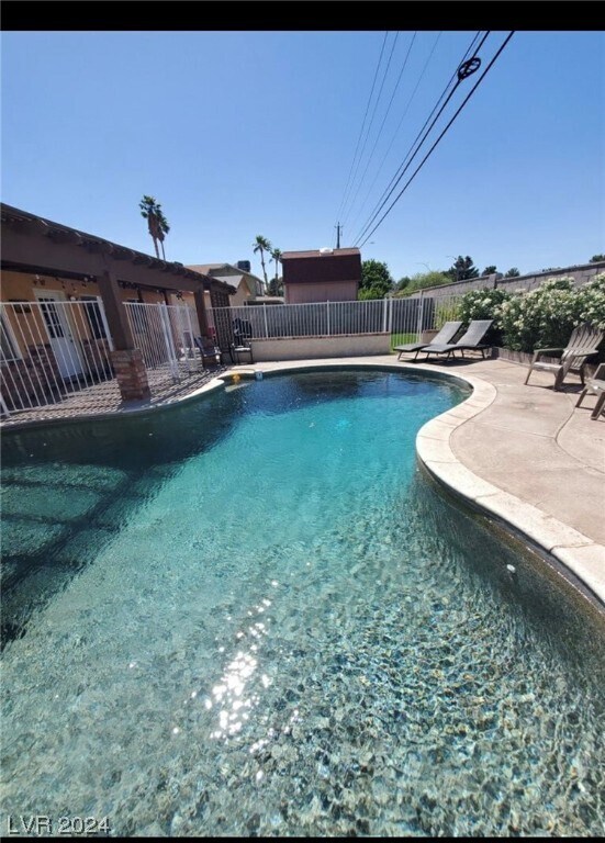 Building Photo - 6446 Meadowlark Ln