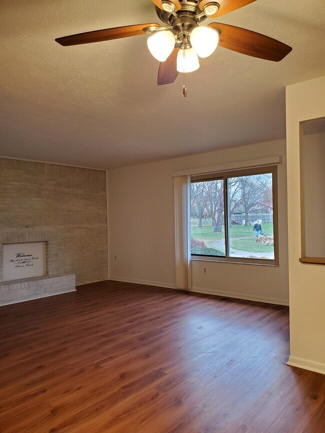 Sala de estar - 815 Sussex Plz