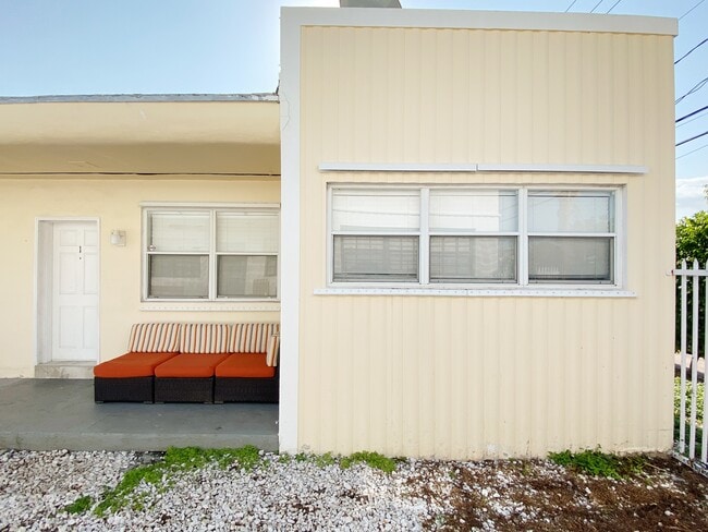 Building Photo - 7975 Crespi Blvd