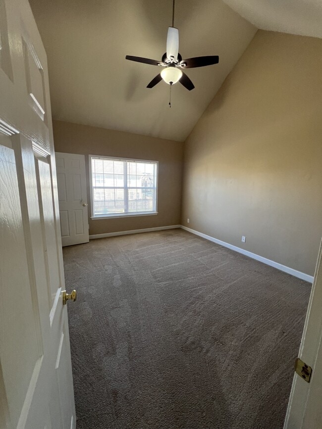 Foto del edificio - 503 Dakota Dr