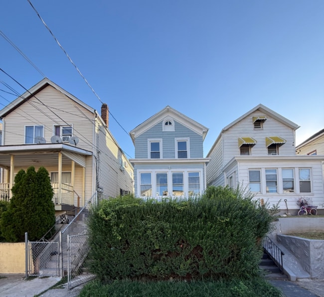 Building Photo - 73 E Jersey St