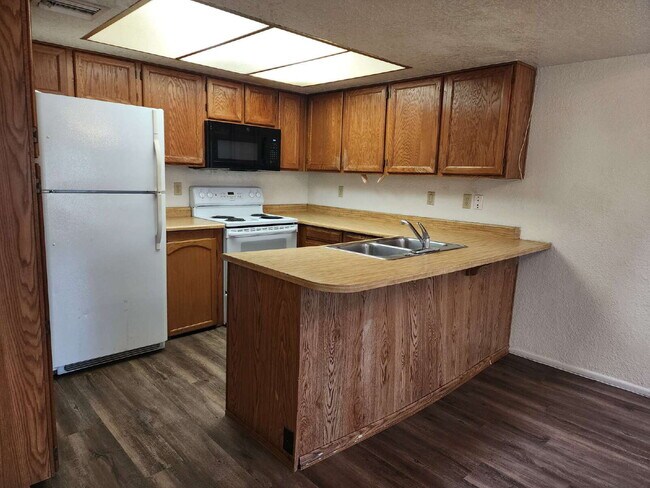 Foto del edificio - 3 Bedroom 2 Bathroom! $1,895