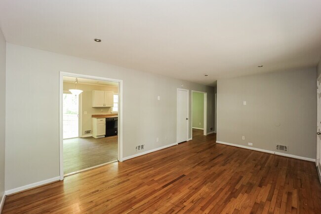 Building Photo - 3639 Telstar Dr