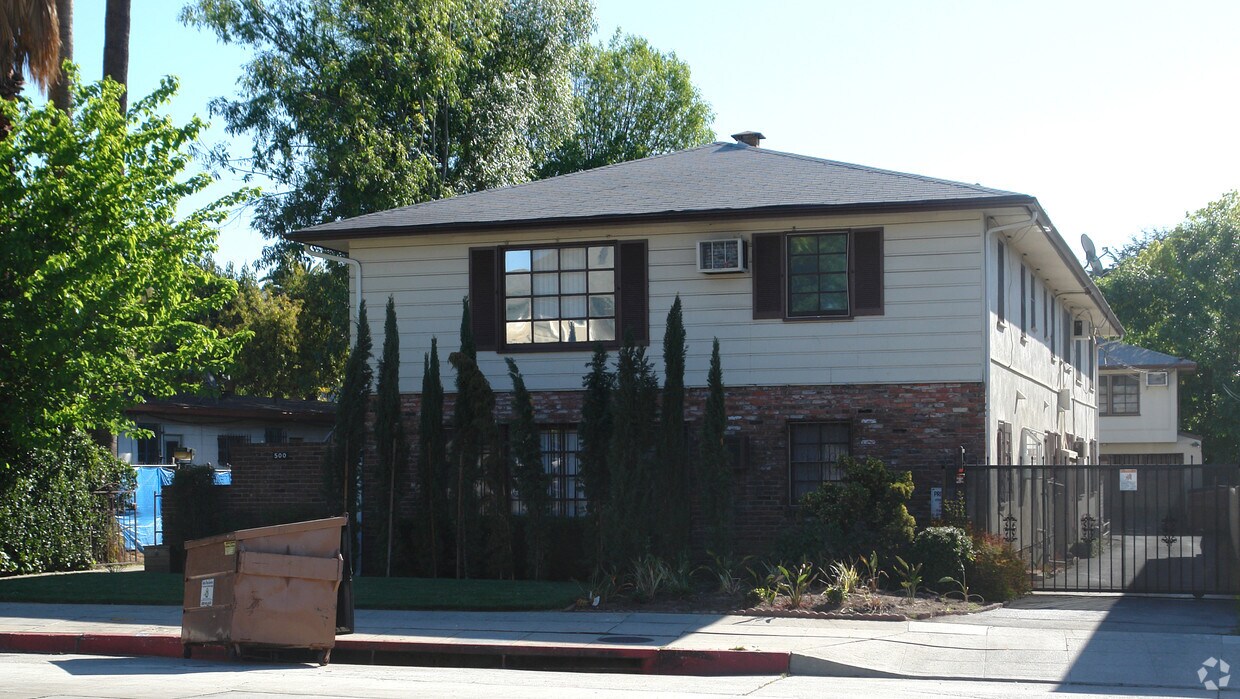 Building Photo - 500 N Los Robles Ave