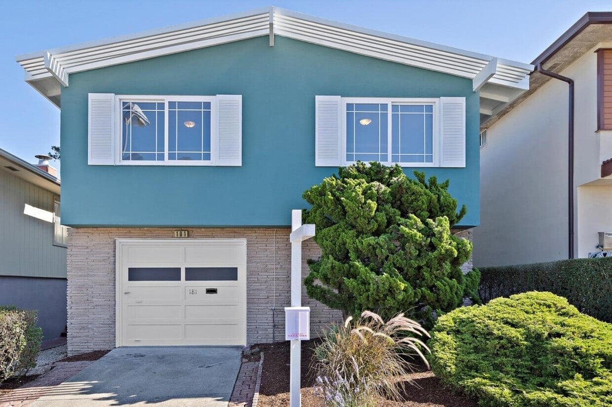 Primary Photo - 181 Mirada Dr