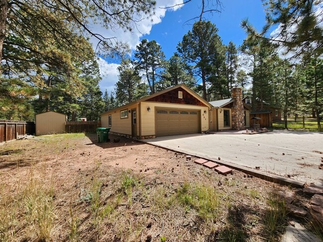Building Photo - Charming 3 Bed, 2 Bath Home In Beautiful W...