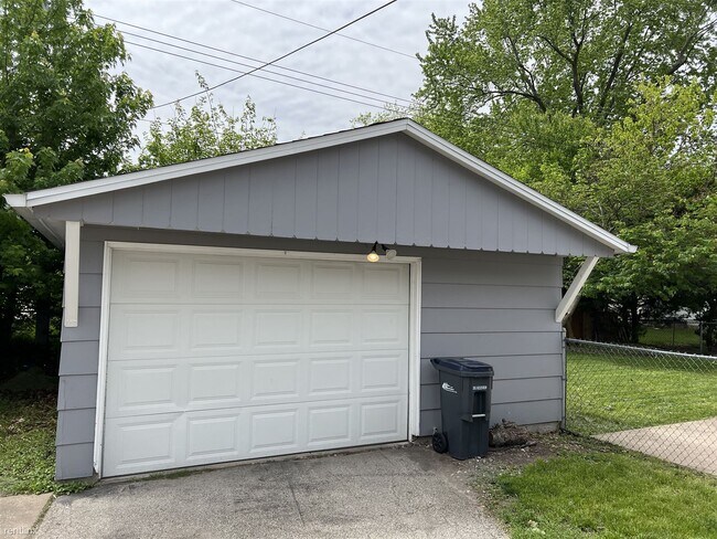 Building Photo - 2 br, 1 bath House - 1405 Hillary Avenue
