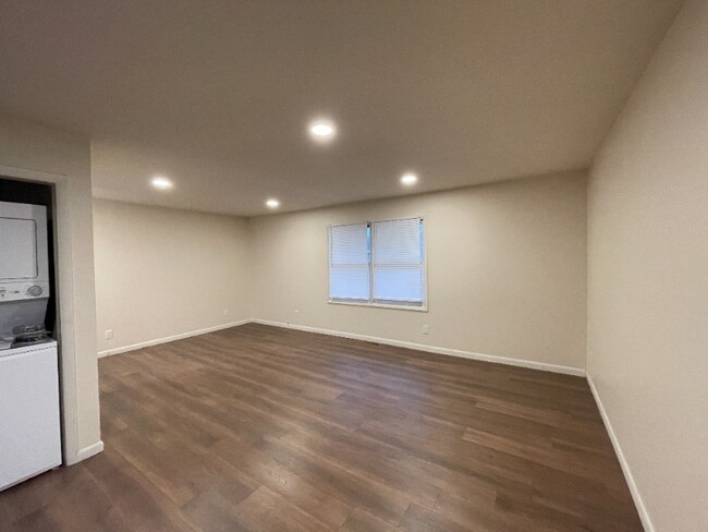 Foto del edificio - 1107 E Willard St