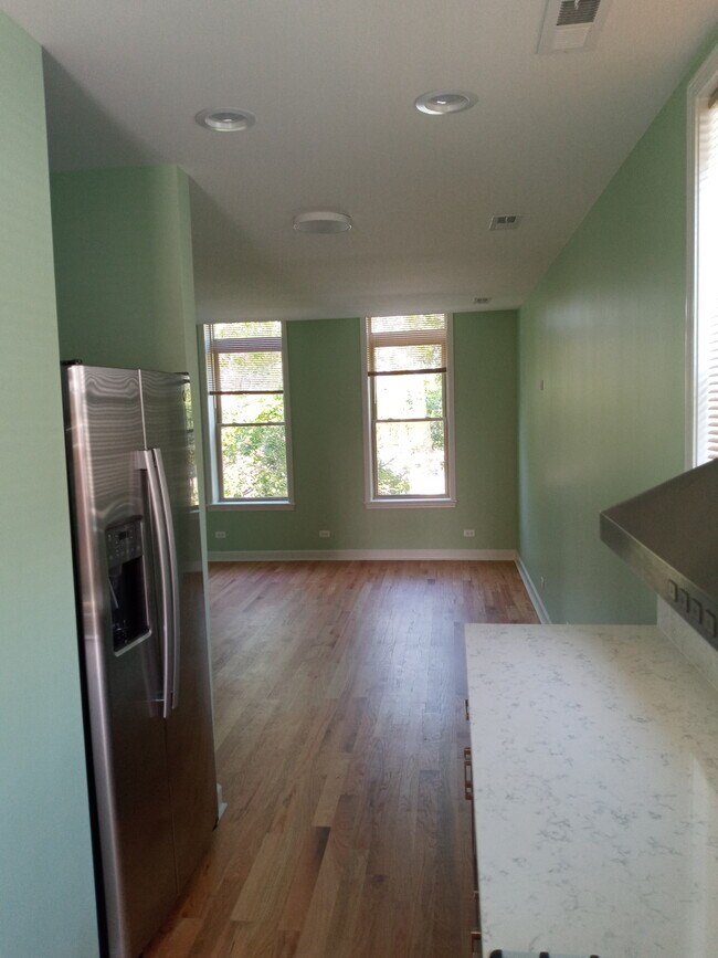 Foto del edificio - 2626 S Throop St