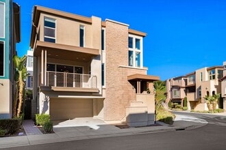 Building Photo - 8352 Ridge Ct