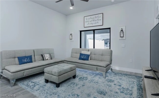 Foto del edificio - 335 SW 47th Terrace