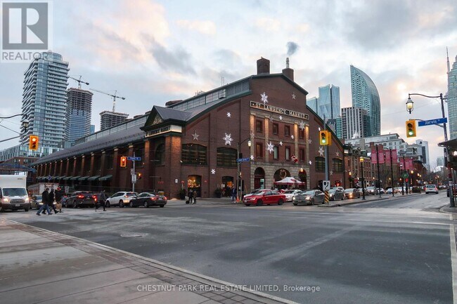 Photo du bâtiment - 171-171 King St E