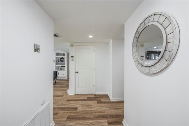 Building Photo - 53 Conanicus Ave