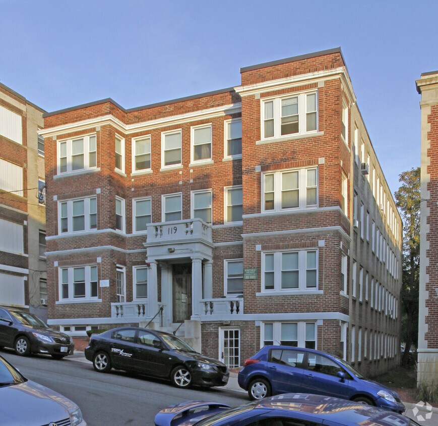 Foto del edificio - 119 Brainerd Rd