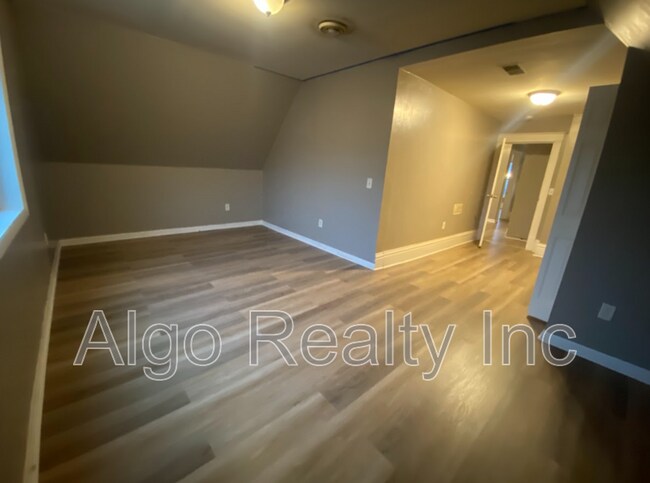 Foto del edificio - 2211 Queen Ave N