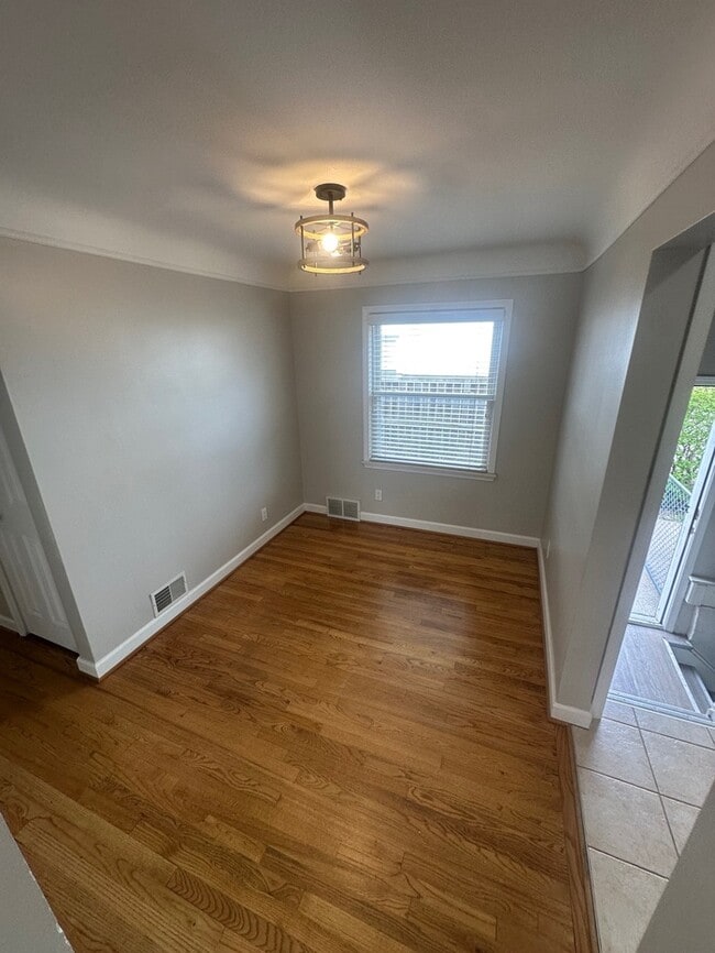 Building Photo - 3602 Ravena Ave