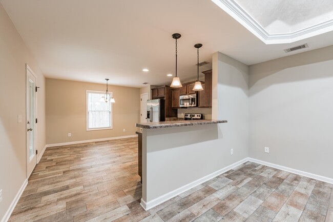 Foto del edificio - 6208 Mimosa Gardens Dr