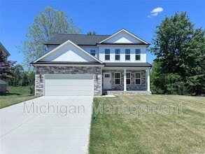 Building Photo - 6149 Woodridge Ln