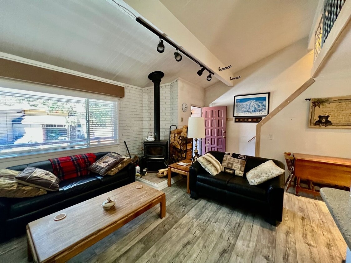 Primary Photo - Fully Furnished 1-Bedroom Loft – Sierra Ma...