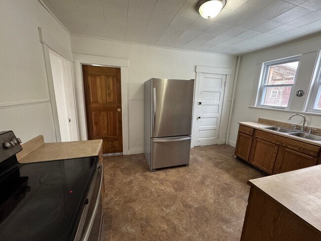 Building Photo - 29 Court St