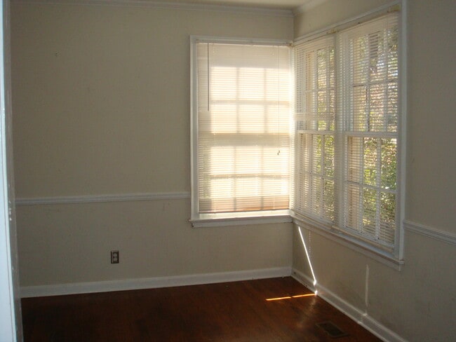Building Photo - 2515 Churchill Dr