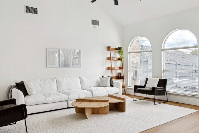 Foto del edificio - 806 Longleaf Dr