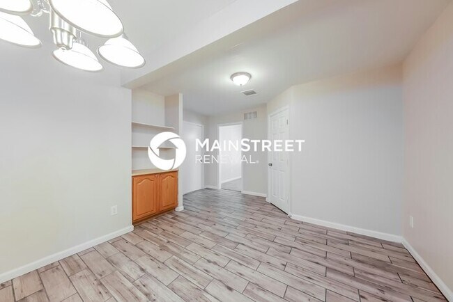 Foto del edificio - 5 Bedroom Pet-Friendly Home in Glendale, AZ with Main Street Renewal