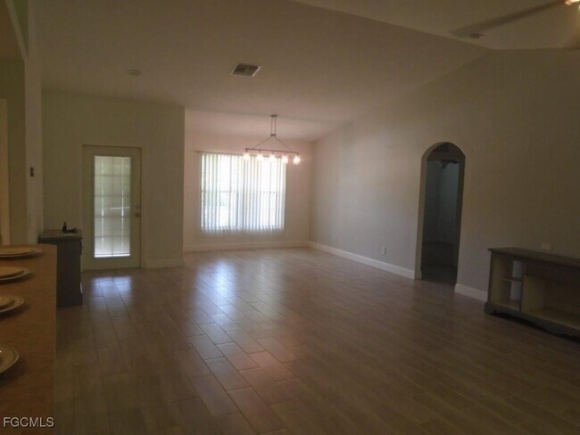 Foto del edificio - 6788 Abbott St