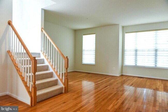 Building Photo - 23378 Dahlia Cir