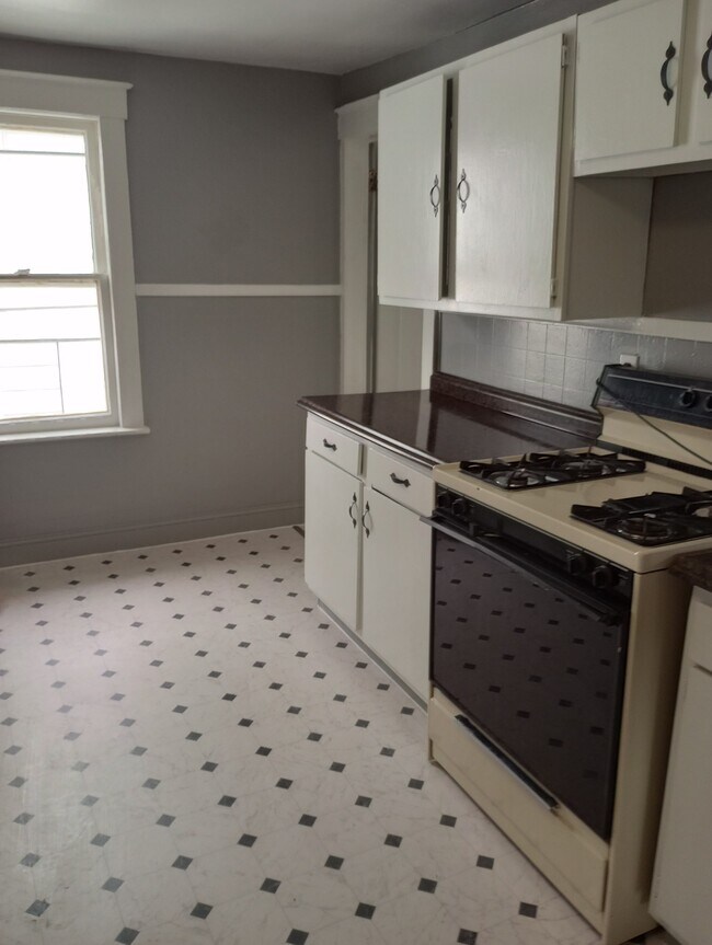 Building Photo - 119 Odell Ave