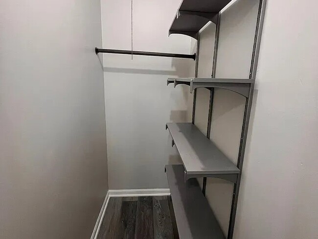 Photo - 2955 N Spaulding Ave (Chicago, IL) Apartment