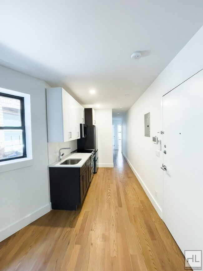 Building Photo - DEKALB AVENUE / Great Clinton Hill Neighbo...