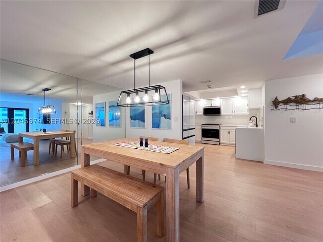 Foto del edificio - 5100 N Ocean Dr