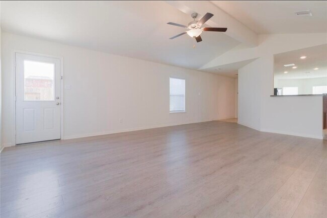 Foto del edificio - 15310 Albert Oak Dr