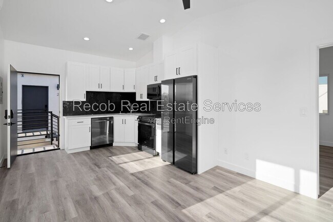 Foto del edificio - 4687 49th St