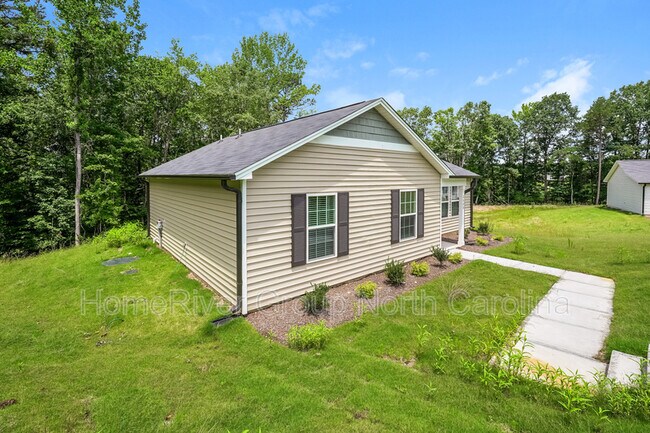Building Photo - 2808 Carrollwood Dr