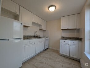 Building Photo - 180 N Beacon St