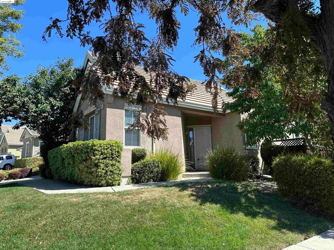 Foto principal - 5616 Plumbridge Way