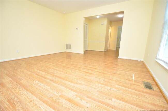 Foto del edificio - 6104 Deerwood Pl