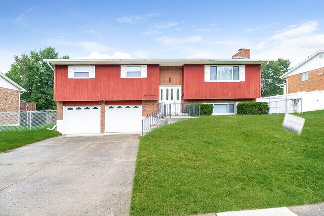 Building Photo - 811 Victoria Dr