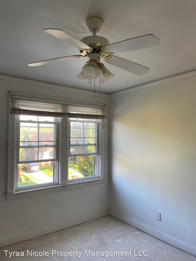 Building Photo - 3 br, 1.5 bath House - 12070 Corbette